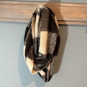 LOFT Infinity Warm Scarf in Black/Cream Plaid